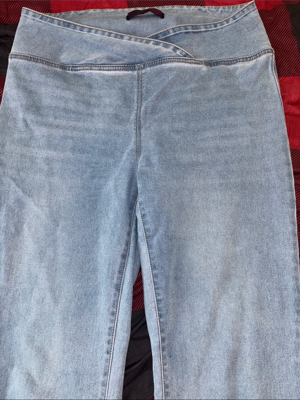 No Boundaries Light Blue High-Rise V-Waist Stretch Jeans